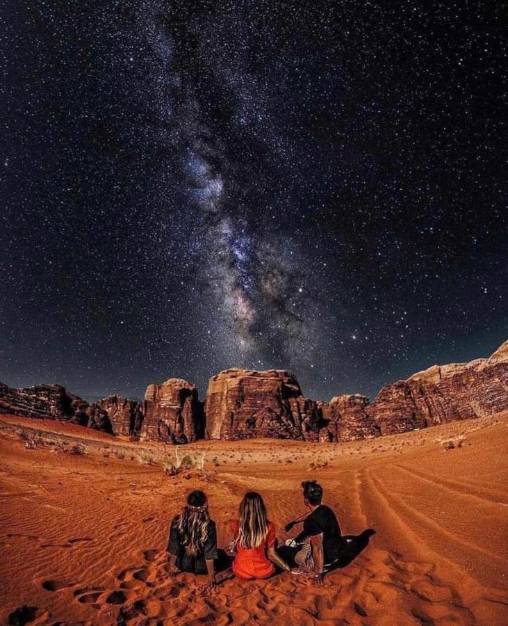 Falling Stars Camp Wadi Rum Ngoại thất bức ảnh