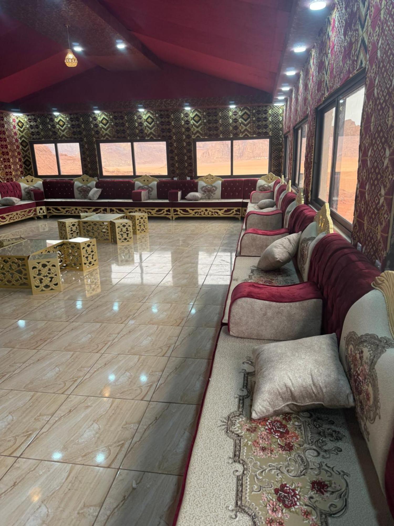 Falling Stars Camp Wadi Rum Ngoại thất bức ảnh