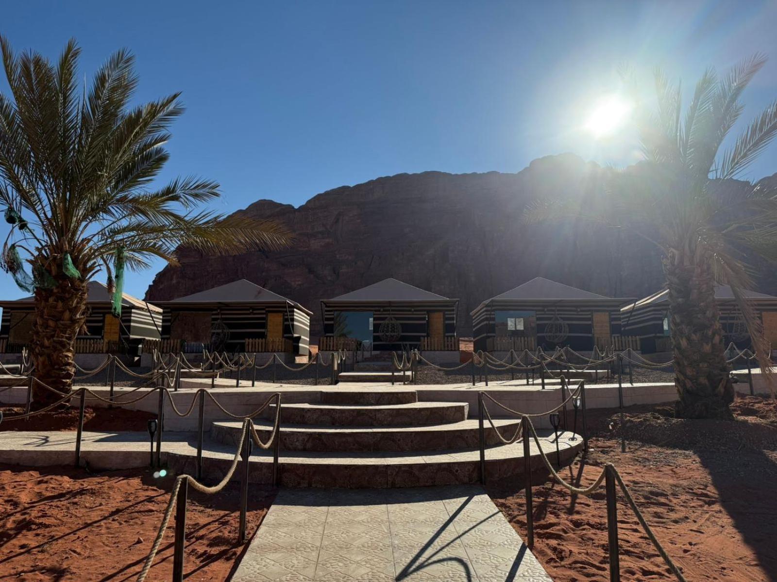 Falling Stars Camp Wadi Rum Ngoại thất bức ảnh