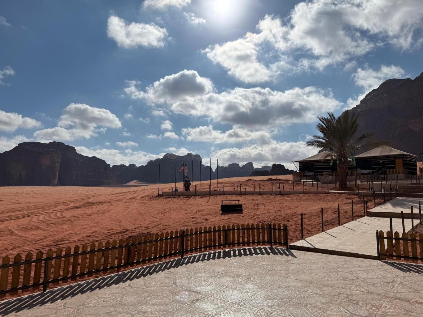 Falling Stars Camp Wadi Rum Ngoại thất bức ảnh
