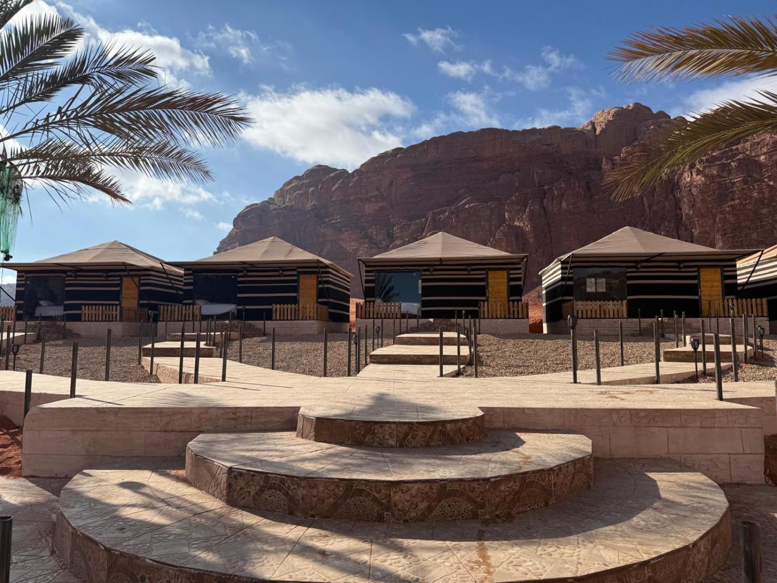 Falling Stars Camp Wadi Rum Ngoại thất bức ảnh