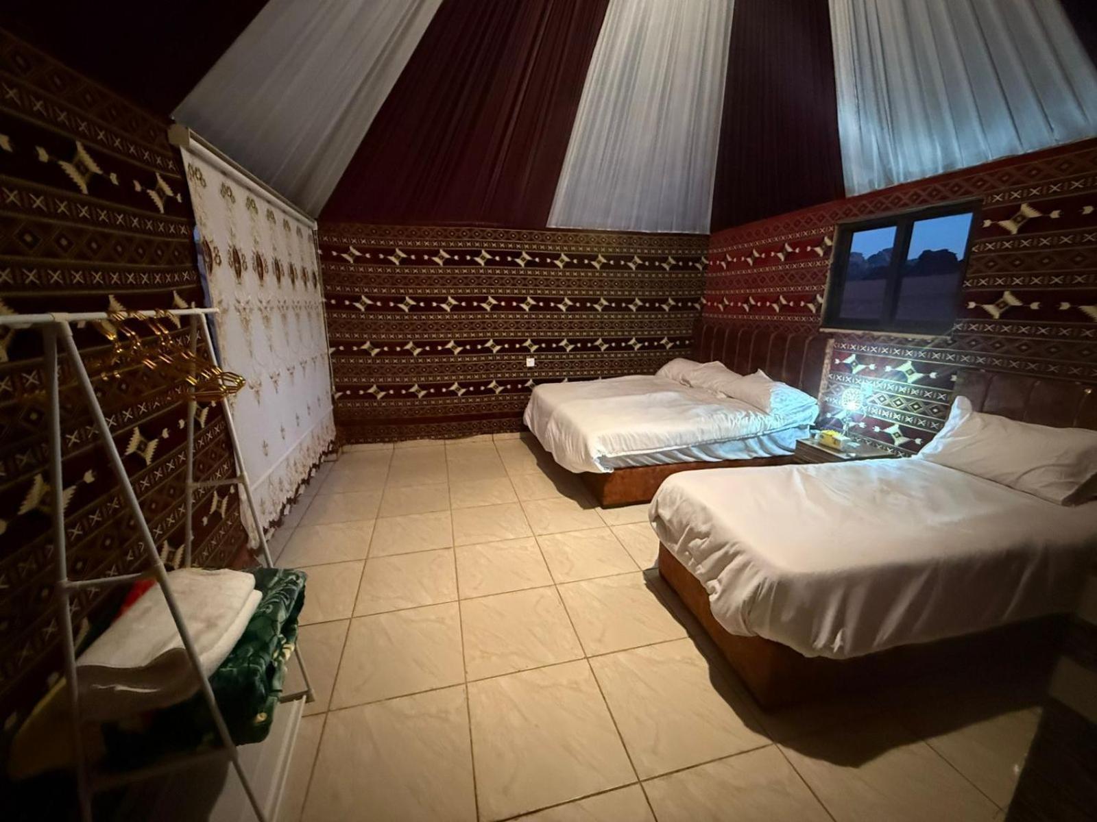 Falling Stars Camp Wadi Rum Ngoại thất bức ảnh