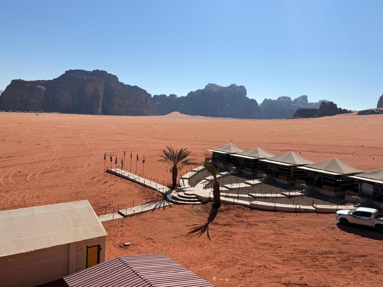 Falling Stars Camp Wadi Rum Ngoại thất bức ảnh